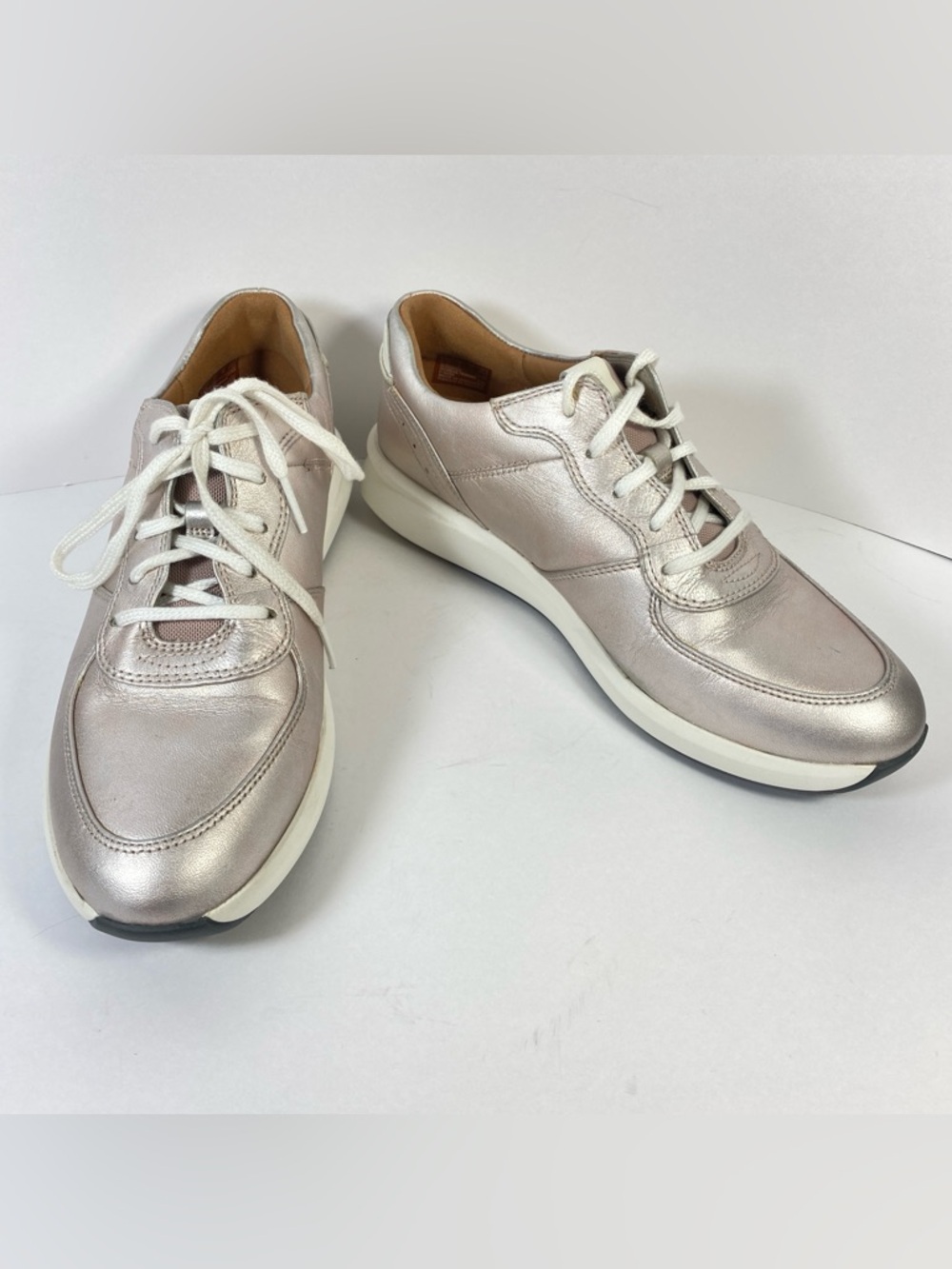 Clarks Un Rio Sprint Leather Shoe Metallic Platinum Pink Women's Sneakers Sz 9 M